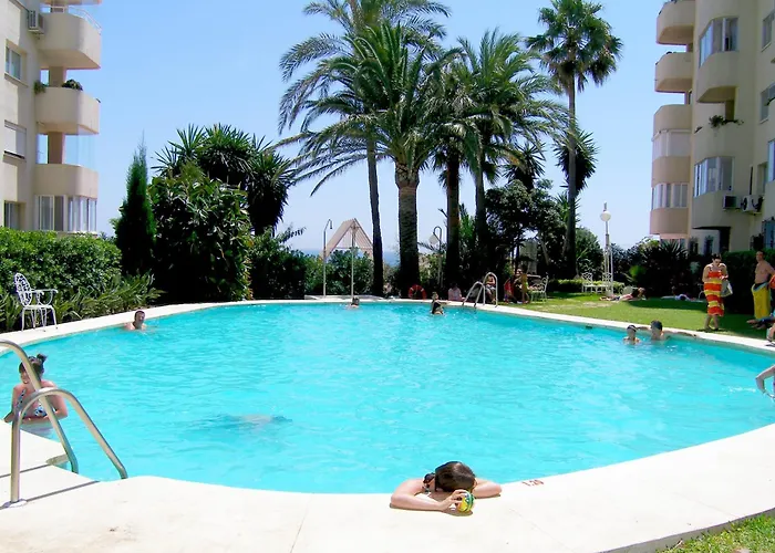 Port Eline * Εστεπόνα